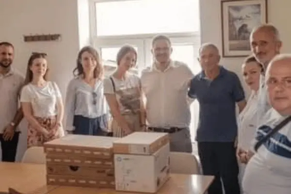 Humanitarna pomoć školama i deci