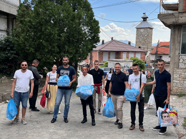 Donacija školskih rančeva deci u Orahovcu i Lipljanu